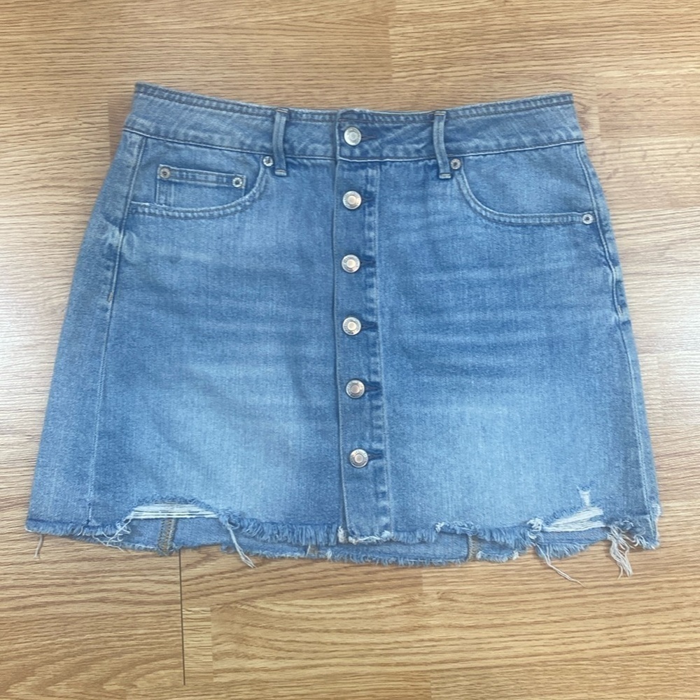 Y2K Exposed Button Frayed Denim Skirt